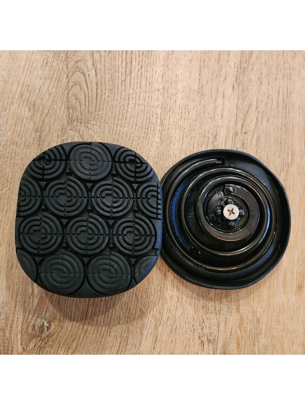 NEW Z-Coil Medium Spring Coil Heel Replacements Black Pair Authentic W/ Screws